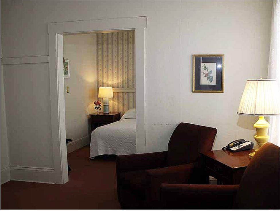 Hotel Coolidge White River Junction Buitenkant foto