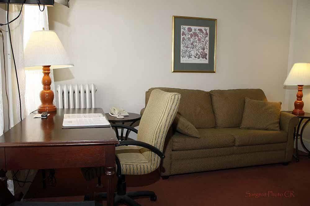 Hotel Coolidge White River Junction Buitenkant foto