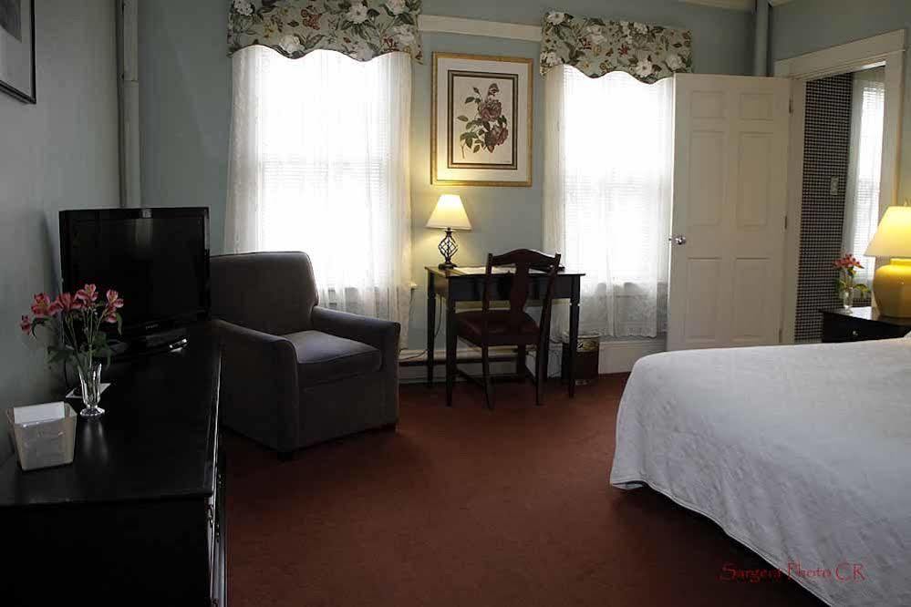 Hotel Coolidge White River Junction Buitenkant foto