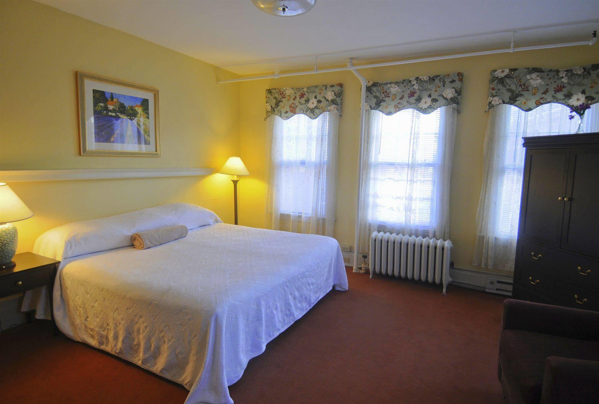 Hotel Coolidge White River Junction Buitenkant foto